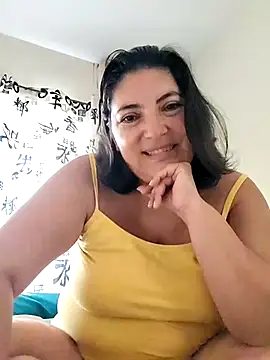 Snapshot of lina_maria99 chatting on 11/03/25, 01:12 lina maria99 online show from 11/03/25, 01:12