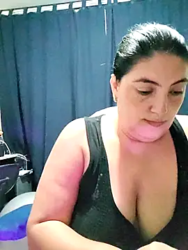 Snapshot of lina_maria99 chatting on 11/05/25, 01:27 lina maria99 online show from 11/05/25, 01:27