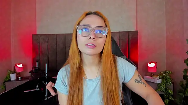 LanaMills  online show from 10/19/25, 05:08