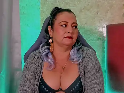 PalomaLombardi online show from 11/20/25, 08:08