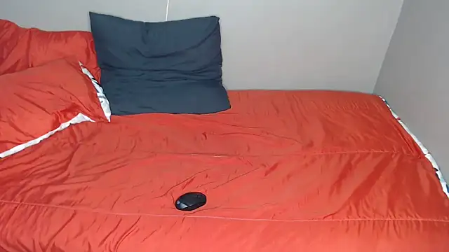 Lunalee online show from 10/06/25, 03:59