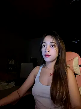 Yummiiieee28 online show from 11/05/25, 08:20