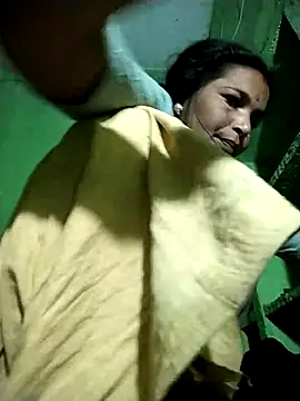 Snapshot of Hot_Kajal5 chatting on 10/16/25, 11:06 Hot Kajal5 online show from 10/16/25, 11:06