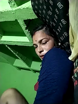 Snapshot of Hot_Kajal5 chatting on 10/25/25, 11:43 Hot Kajal5 online show from 10/25/25, 11:43