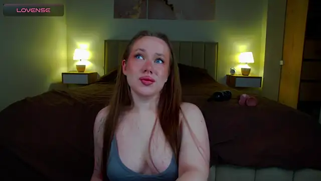 EmiliaNoah online show from 10/04/25, 03:37