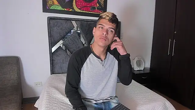 wyatt 3 online show from 10/17/25, 03:14