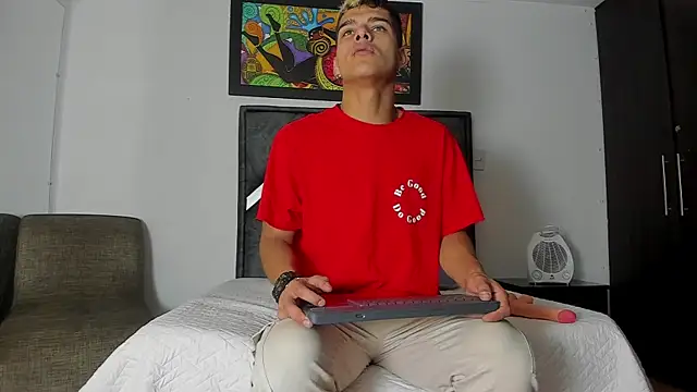 wyatt 3 online show from 10/18/25, 12:06