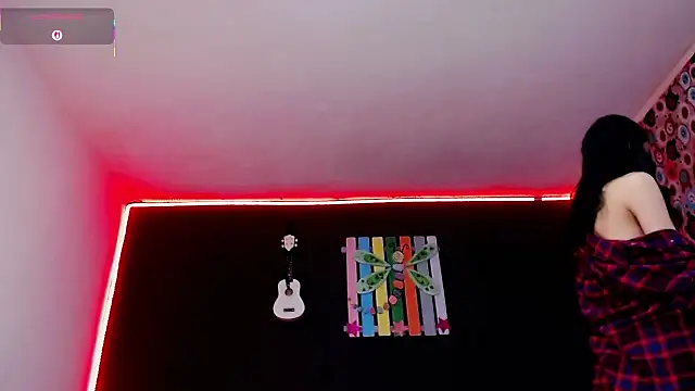 Snapshot of ingrid_zese_ chatting on 10/21/25, 06:08 ingrid zese online show from 10/21/25, 06:08