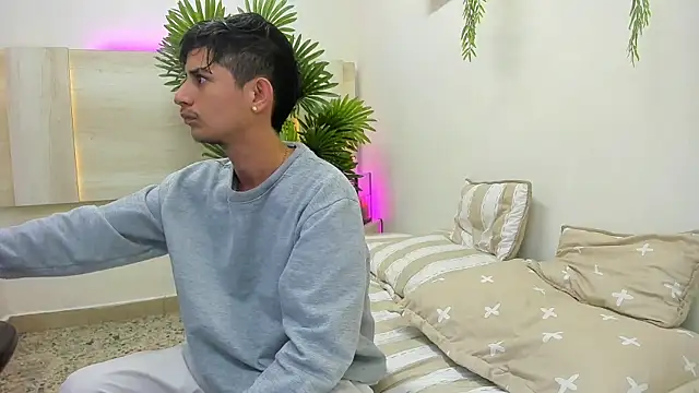 Snapshot of Wicked_Twink chatting on 10/24/25, 11:06 Wicked Twink online show from 10/24/25, 11:06