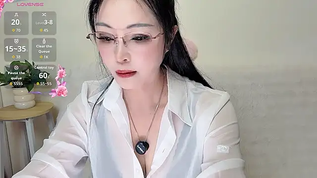 Snapshot of Hua_Hua_0 chatting on 09/20/25, 12:39 Hua Hua 0 online show from 09/20/25, 12:39