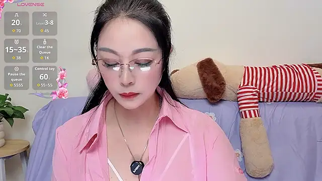 Snapshot of Hua_Hua_0 chatting on 09/28/25, 12:21 Hua Hua 0 online show from 09/28/25, 12:21