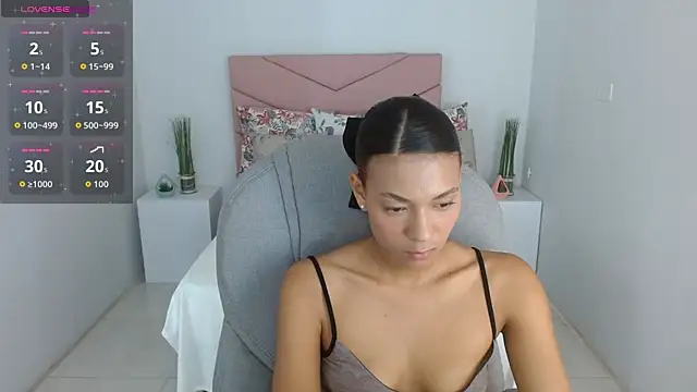 SarayVega  online show from 09/30/25, 07:30