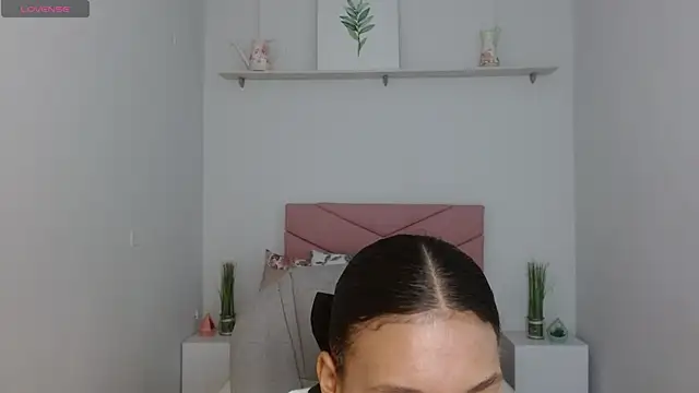 SarayVega  online show from 11/05/25, 07:14