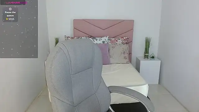 SarayVega  online show from 11/07/25, 07:14