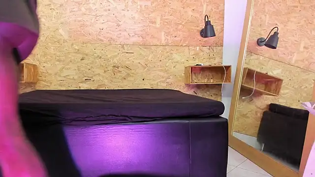 Snapshot of santiblack7 chatting on 10/08/25, 07:55 santiblack7 online show from 10/08/25, 07:55