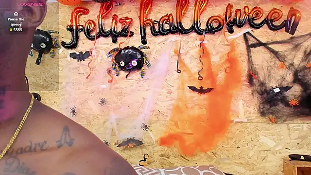 Snapshot of santiblack7 chatting on 10/29/25, 07:15 santiblack7 online show from 10/29/25, 07:15