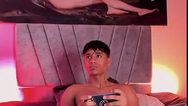 Snapshot of ZYZZ1312 chatting on 10/24/25, 05:42 ZYZZ1312 online show from 10/24/25, 05:42