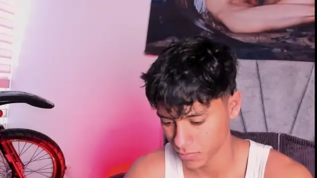 Snapshot of ZYZZ1312 chatting on 11/05/25, 04:29 ZYZZ1312 online show from 11/05/25, 04:29