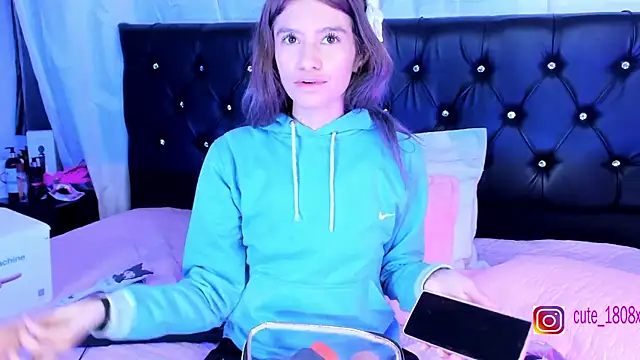 Sofiia cute  online show from 10/31/25, 04:02