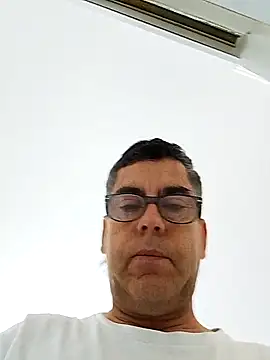 Snapshot of Papitochulo-caliente chatting on 10/07/25, 08:39 Papitochulo-caliente online show from 10/07/25, 08:39