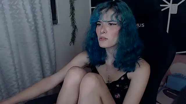 Snapshot of LITTLENAMI_ chatting on 10/10/25, 11:59 LITTLENAMI online show from 10/10/25, 11:59