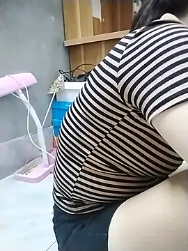 Mie rose online show from 10/12/25, 12:31