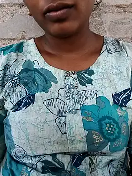 Snapshot of srav43 chatting on 09/29/25, 05:01 srav43 online show from 09/29/25, 05:01