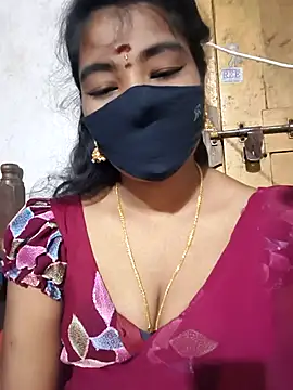 Snapshot of srav43 chatting on 10/19/25, 01:45 srav43 online show from 10/19/25, 01:45