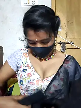 Snapshot of srav43 chatting on 10/22/25, 05:34 srav43 online show from 10/22/25, 05:34