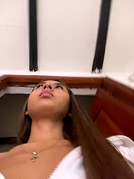 Sara-cooper2 online show from 11/10/25, 02:16