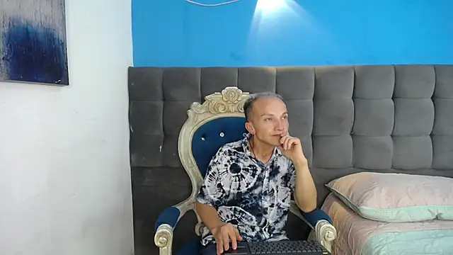 Snapshot of DaddyPoweer chatting on 10/12/25, 03:27 DaddyPoweer online show from 10/12/25, 03:27