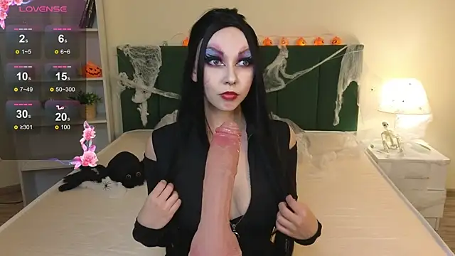 Tonya  Thompson online show from 10/31/25, 06:31