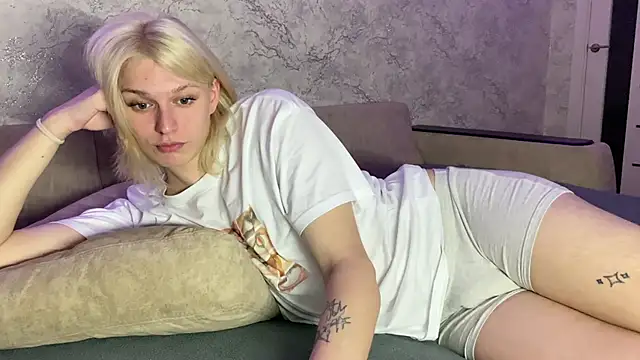 evelina228 online show from 10/18/25, 08:20