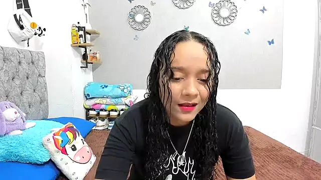 Snapshot of nay_and_aleja1 chatting on 10/04/25, 03:37 nay and aleja1 online show from 10/04/25, 03:37