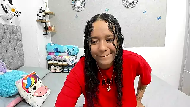 nay and aleja1 online show from 10/09/25, 03:37