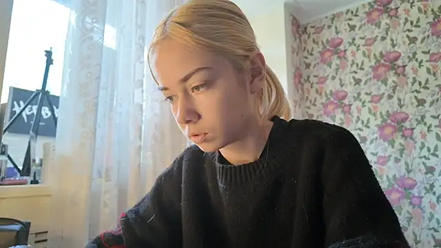 Witching Moon online show from 10/03/25, 08:11