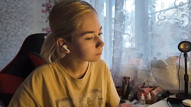 Witching Moon online show from 10/30/25, 07:32