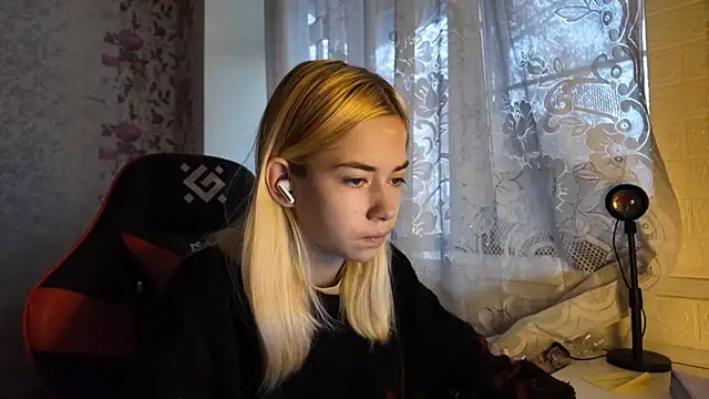 Witching Moon online show from 11/11/25, 07:52