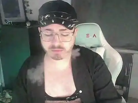 Snapshot of FabianKinky chatting on 09/17/25, 04:41 FabianKinky online show from 09/17/25, 04:41