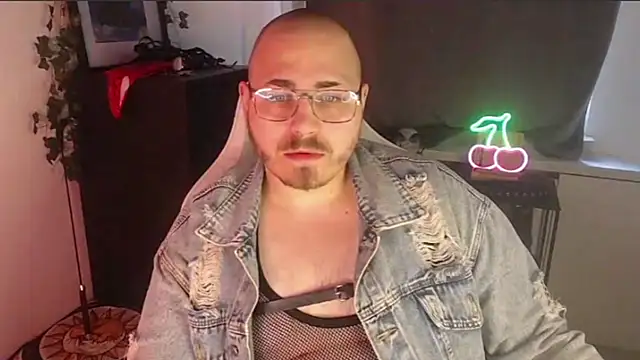 Snapshot of FabianKinky chatting on 09/24/25, 06:06 FabianKinky online show from 09/24/25, 06:06