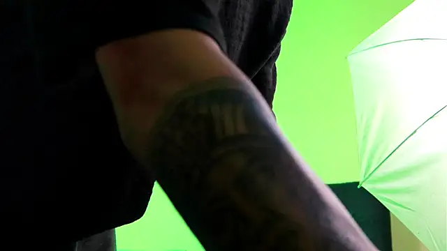 AlphaMasterXxx online show from 11/11/25, 08:31