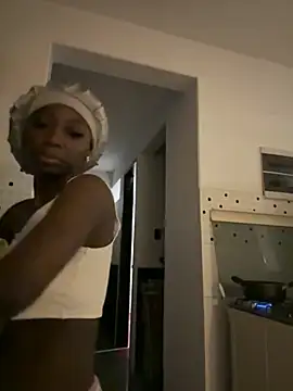 EmilyKisx online show from 11/21/25, 10:14