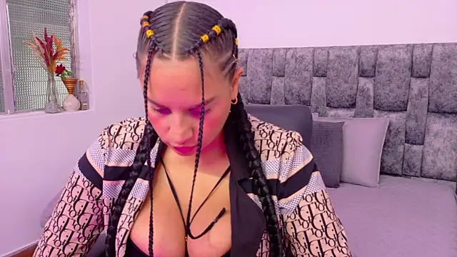 Lizbeth Rouse online show from 09/24/25, 10:51