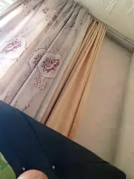 Snapshot of Azginboga2358 chatting on 10/27/25, 06:17 Azginboga2358 online show from 10/27/25, 06:17