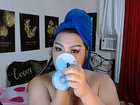 Snapshot of TSbrianaHugeCock chatting on 11/04/25, 08:13 TSbrianaHugeCock online show from 11/04/25, 08:13