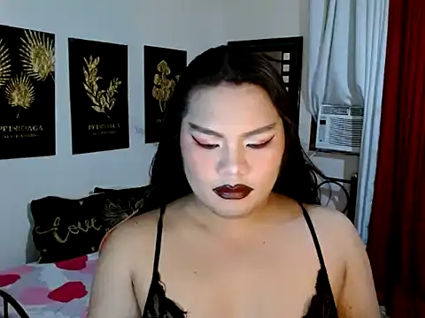 Snapshot of TSbrianaHugeCock chatting on 11/06/25, 01:34 TSbrianaHugeCock online show from 11/06/25, 01:34