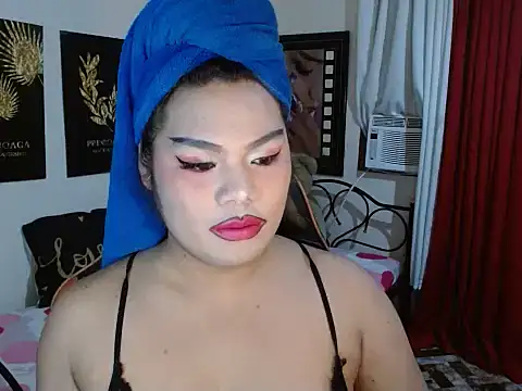 Snapshot of TSbrianaHugeCock chatting on 11/10/25, 01:10 TSbrianaHugeCock online show from 11/10/25, 01:10