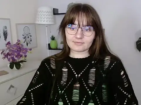 Julie Diamond online show from 10/15/25, 01:22