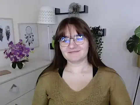 Julie Diamond online show from 10/17/25, 12:30