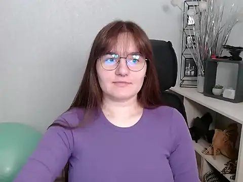 Julie Diamond online show from 11/14/25, 01:43